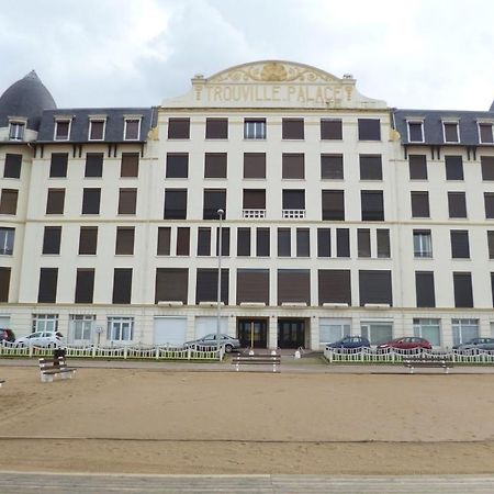 Paradis Les Pieds Sur Le Sable Trouville Palace Exterior foto