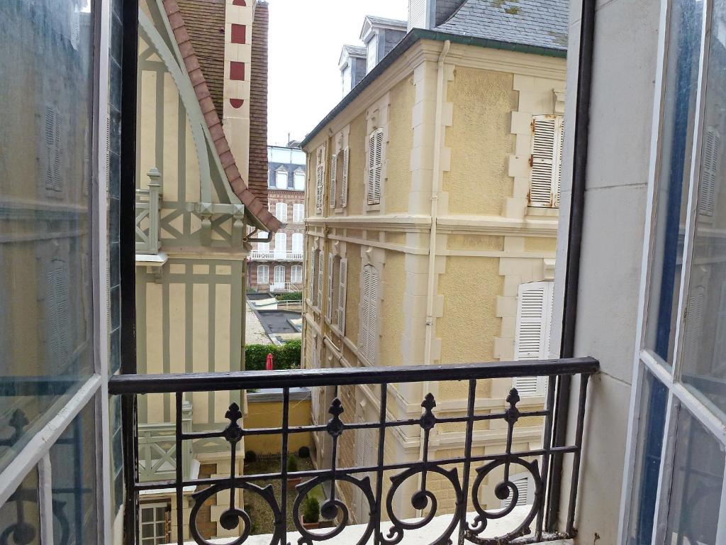 Paradis Les Pieds Sur Le Sable Trouville Palace Habitación foto